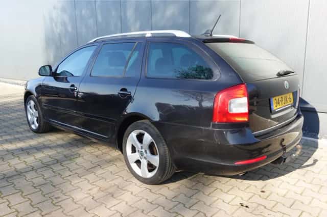 Škoda Octavia (2011) thumbnail 2
