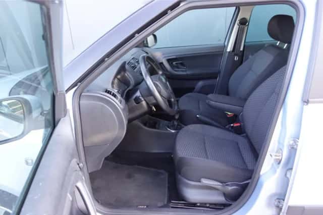 Škoda Fabia (2010) thumbnail 5