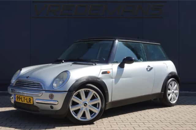 MINI Cooper (2003) thumbnail 1