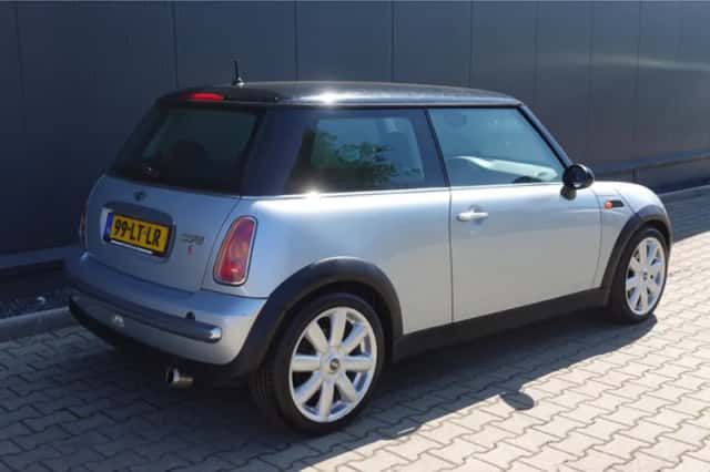 MINI Cooper (2003) thumbnail 3