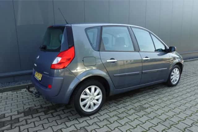 Renault Scénic (2006) thumbnail 2
