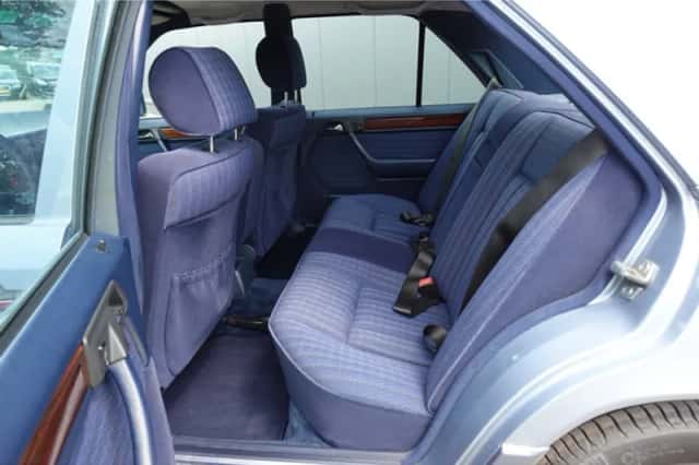 Mercedes-Benz E-Klasse (1990) thumbnail 6