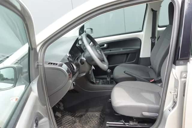 Volkswagen Up! (2013) thumbnail 5