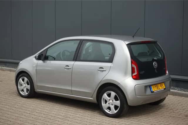 Volkswagen Up! (2013) thumbnail 2