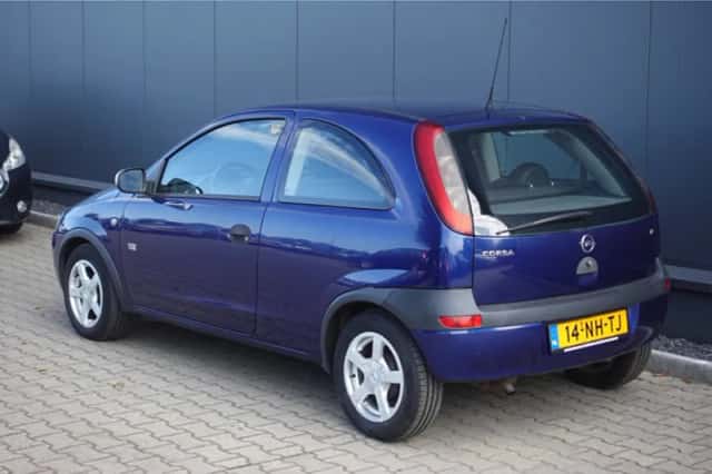 Opel Corsa (2003) thumbnail 2