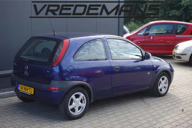 Opel Corsa (2003) thumbnail 3