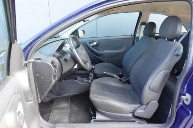 Opel Corsa (2003) thumbnail 5