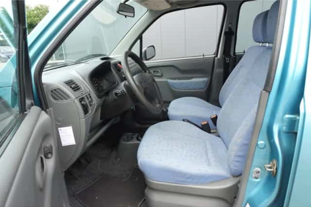 Suzuki Wagon (2002) thumbnail 5