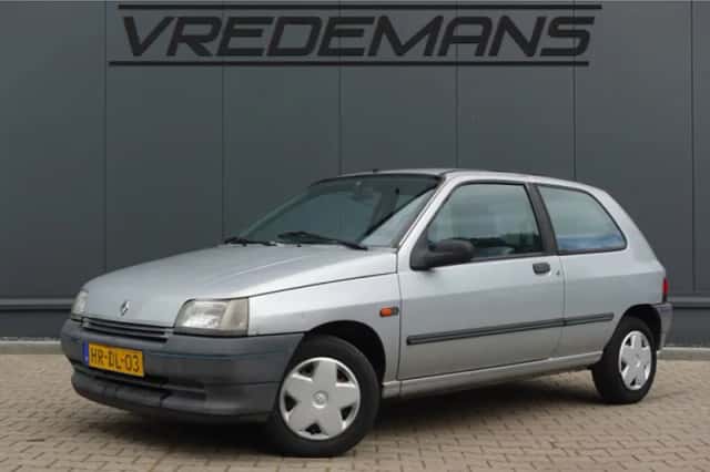 Renault Clio (1994) thumbnail 1