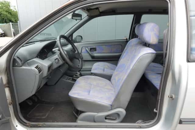Renault Clio (1994) thumbnail 5