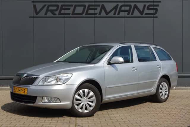 Škoda Octavia (2009) thumbnail 1
