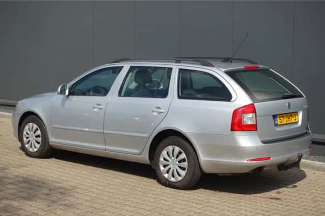 Škoda Octavia (2009) thumbnail 2