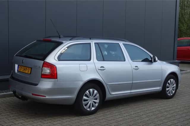 Škoda Octavia (2009) thumbnail 3