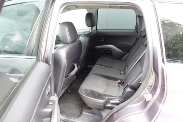 Mitsubishi Outlander (2010) thumbnail 6