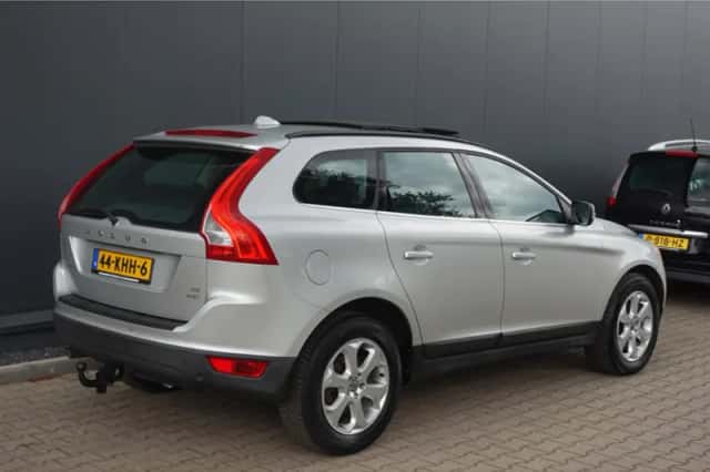 Volvo XC60 (2008) thumbnail 3