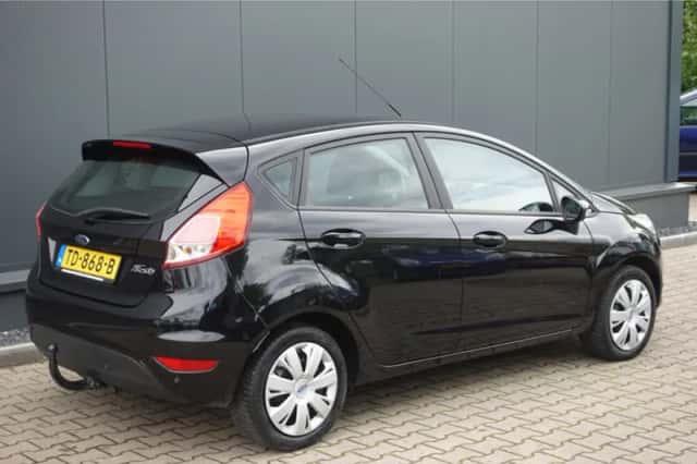 Ford Fiesta (2017) thumbnail 3