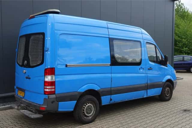 Mercedes-Benz Sprinter (2011) thumbnail 3
