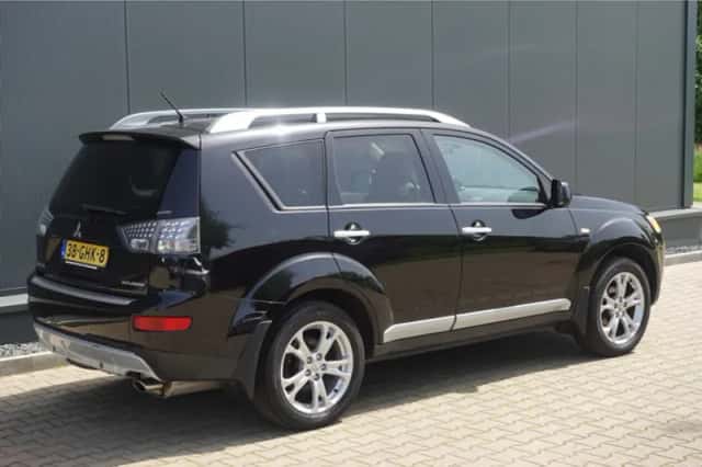 Mitsubishi Outlander (2008) thumbnail 3