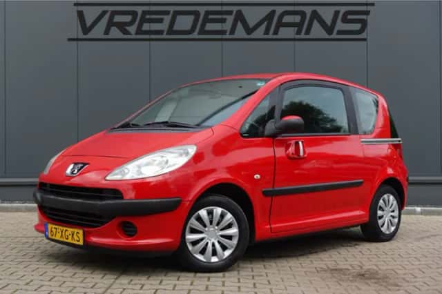 Peugeot 1007 (2007) thumbnail 1