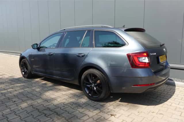 Škoda Octavia (2020) thumbnail 2
