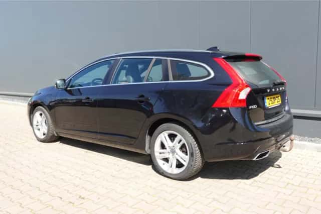 Volvo V60 (2013) thumbnail 2