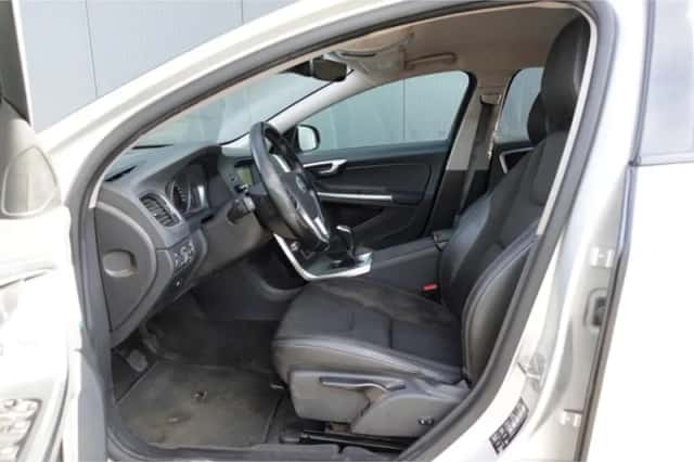 Volvo V60 (2015) thumbnail 5