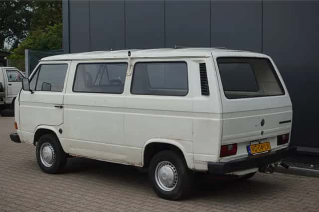 Volkswagen Transporter (1990) thumbnail 2