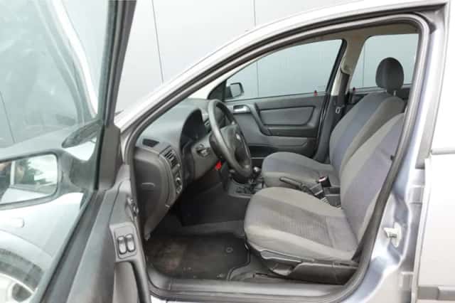 Opel Astra (2003) thumbnail 5