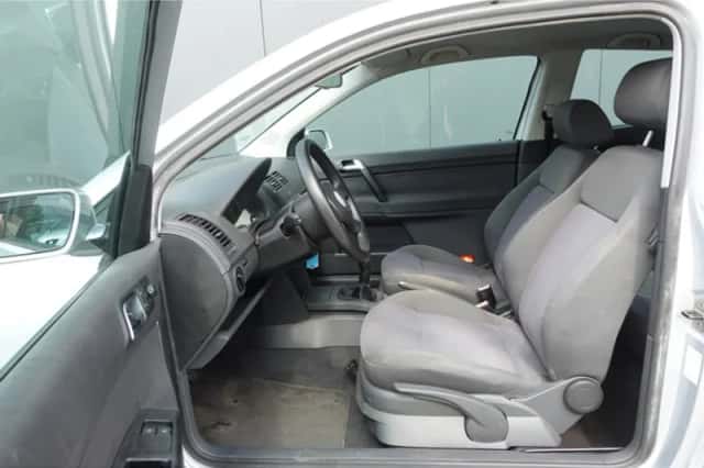 Volkswagen Polo (2002) thumbnail 5