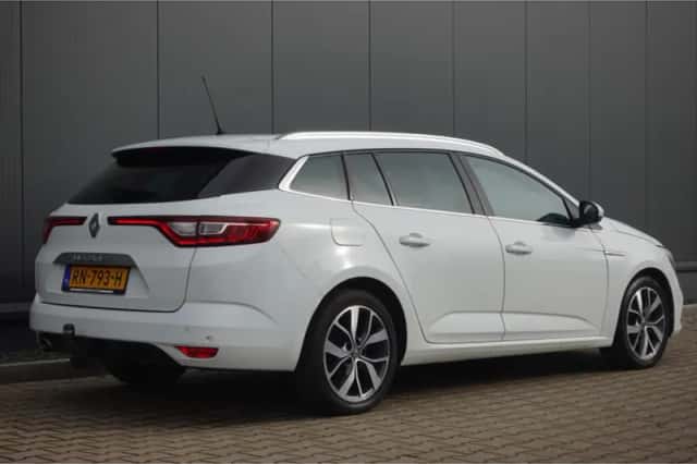 Renault Mégane (2018) thumbnail 2