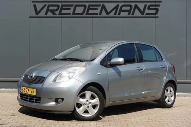 Toyota Yaris (2008) thumbnail 1