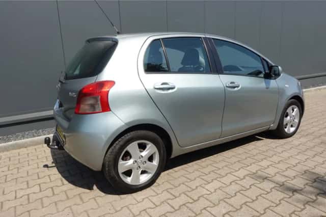 Toyota Yaris (2008) thumbnail 3