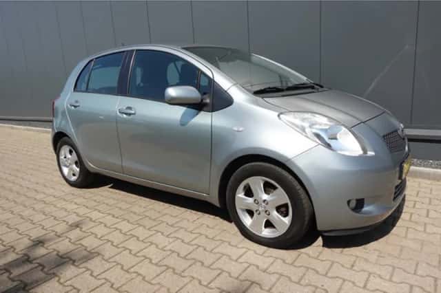 Toyota Yaris (2008) thumbnail 4