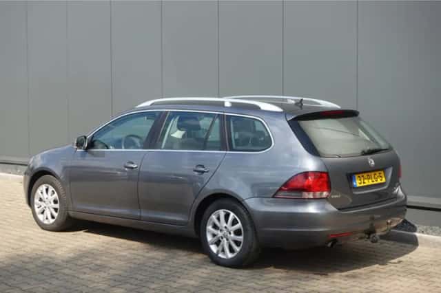 Volkswagen Golf (2011) thumbnail 2