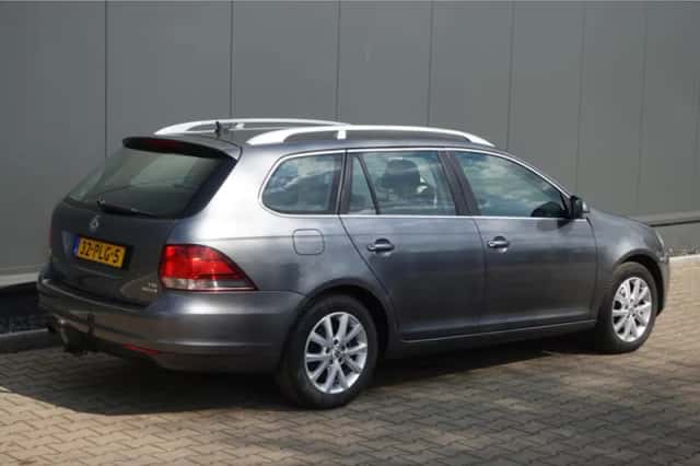 Volkswagen Golf (2011) thumbnail 3