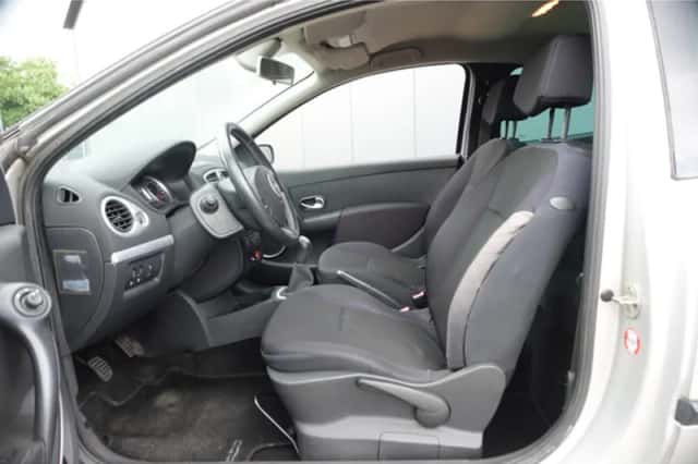 Renault Clio (2005) thumbnail 5