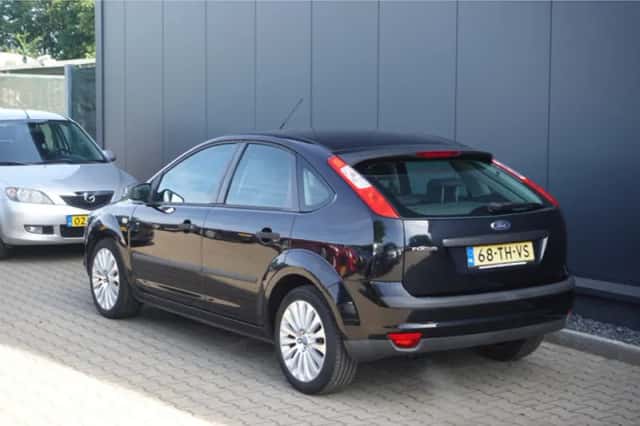 Ford Focus (2006) thumbnail 3