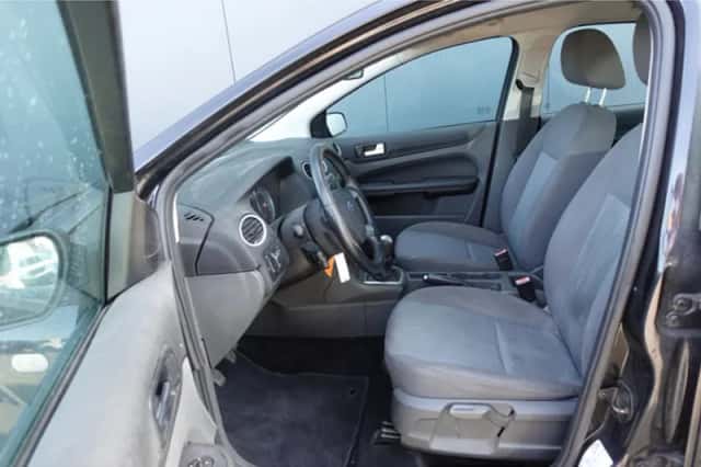 Ford Focus (2006) thumbnail 5