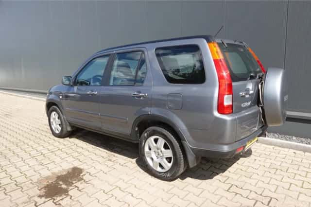 Honda CR-V (2004) thumbnail 2