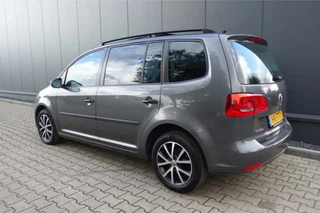 Volkswagen Touran (2014) thumbnail 2