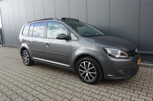 Volkswagen Touran (2014) thumbnail 4