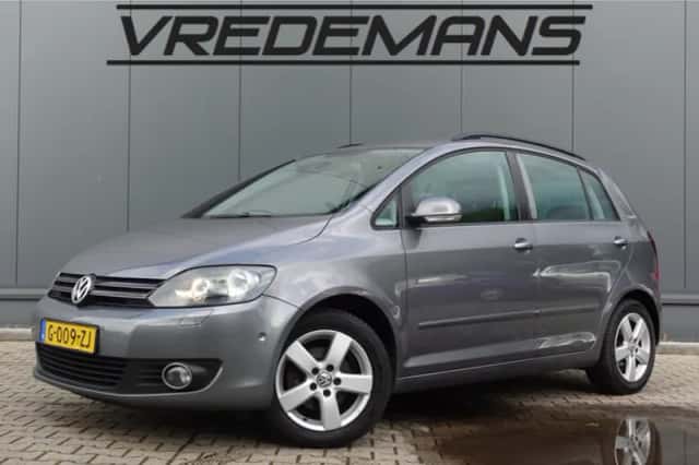 Volkswagen Golf (2011) thumbnail 1
