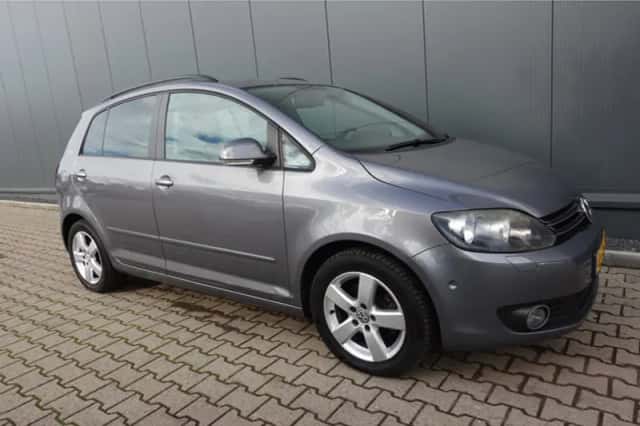 Volkswagen Golf (2011) thumbnail 4
