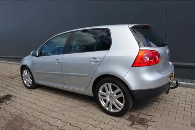 Volkswagen Golf (2008) thumbnail 2