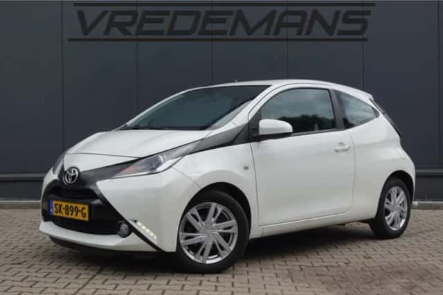 Toyota Aygo (2014) thumbnail 1