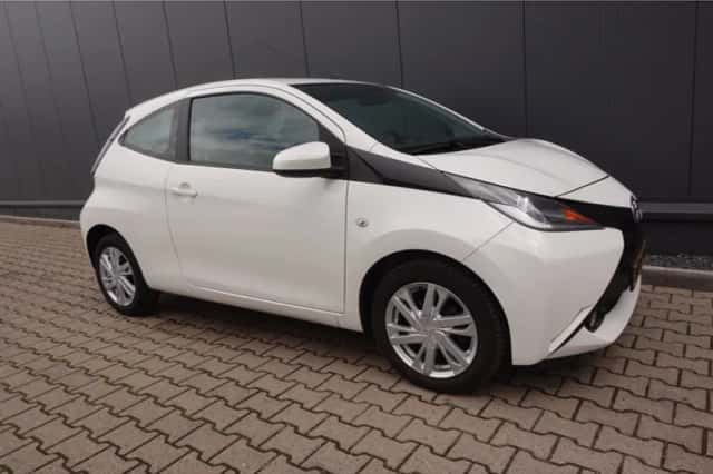 Toyota Aygo (2014) thumbnail 2