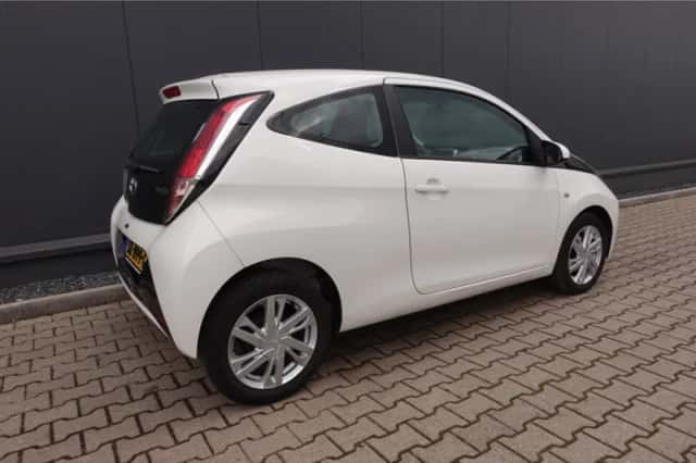 Toyota Aygo (2014) thumbnail 4
