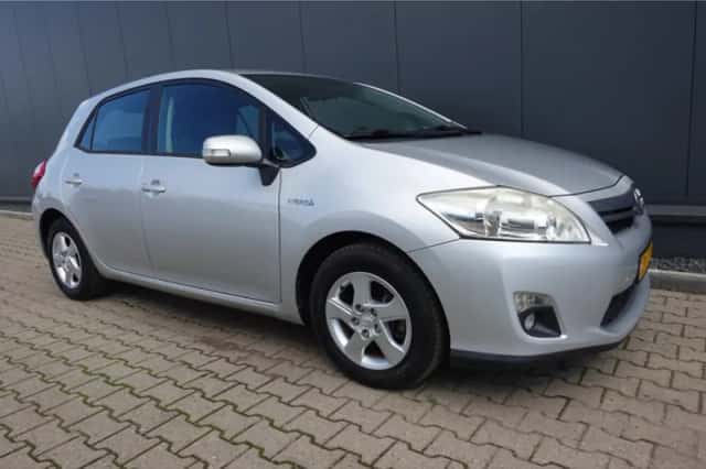 Toyota Auris (2011) thumbnail 4