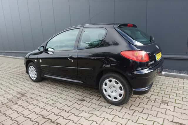 Peugeot 206 (2008) thumbnail 2