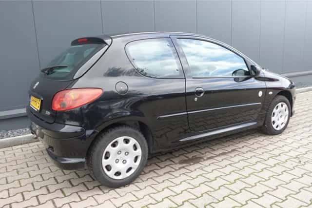 Peugeot 206 (2008) thumbnail 3